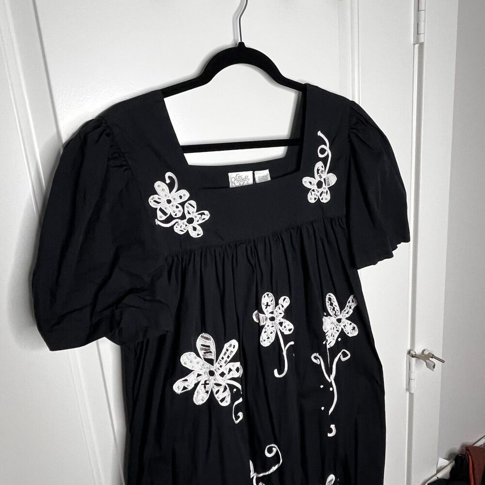 Vtg Go Softly Size Large House Dress Kaftan Mumu Embroidered Flora Boho Black - Picture 3 of 7